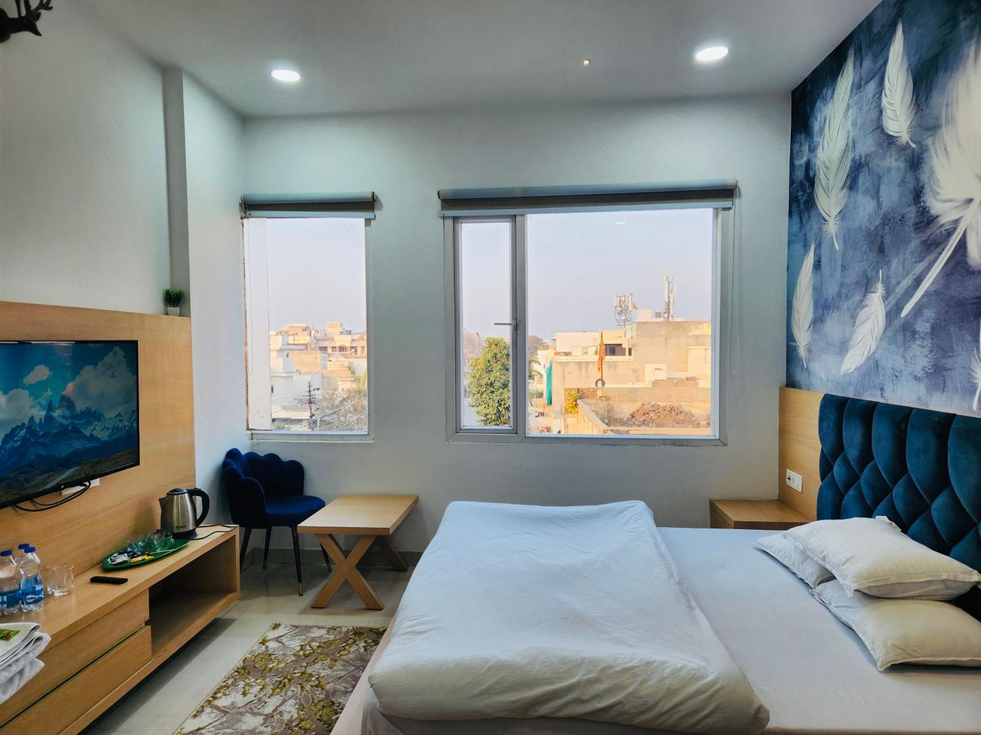 Holidayvilla & Suites Amritsar- Green Avenue ภายนอก รูปภาพ