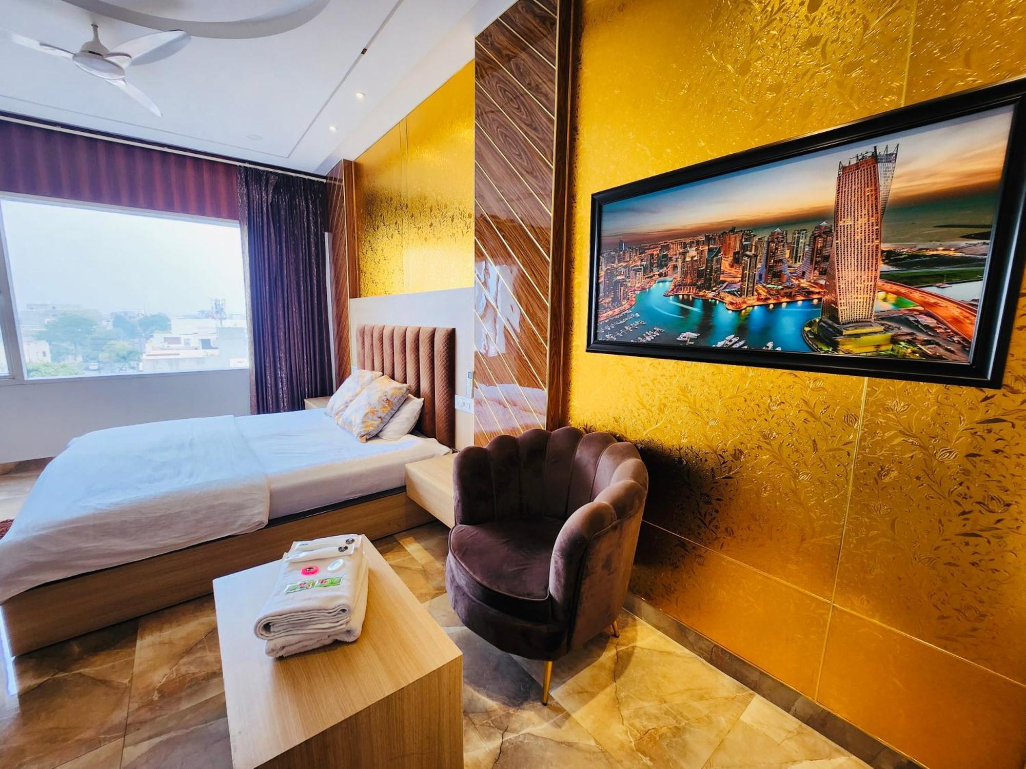 Holidayvilla & Suites Amritsar- Green Avenue ภายนอก รูปภาพ